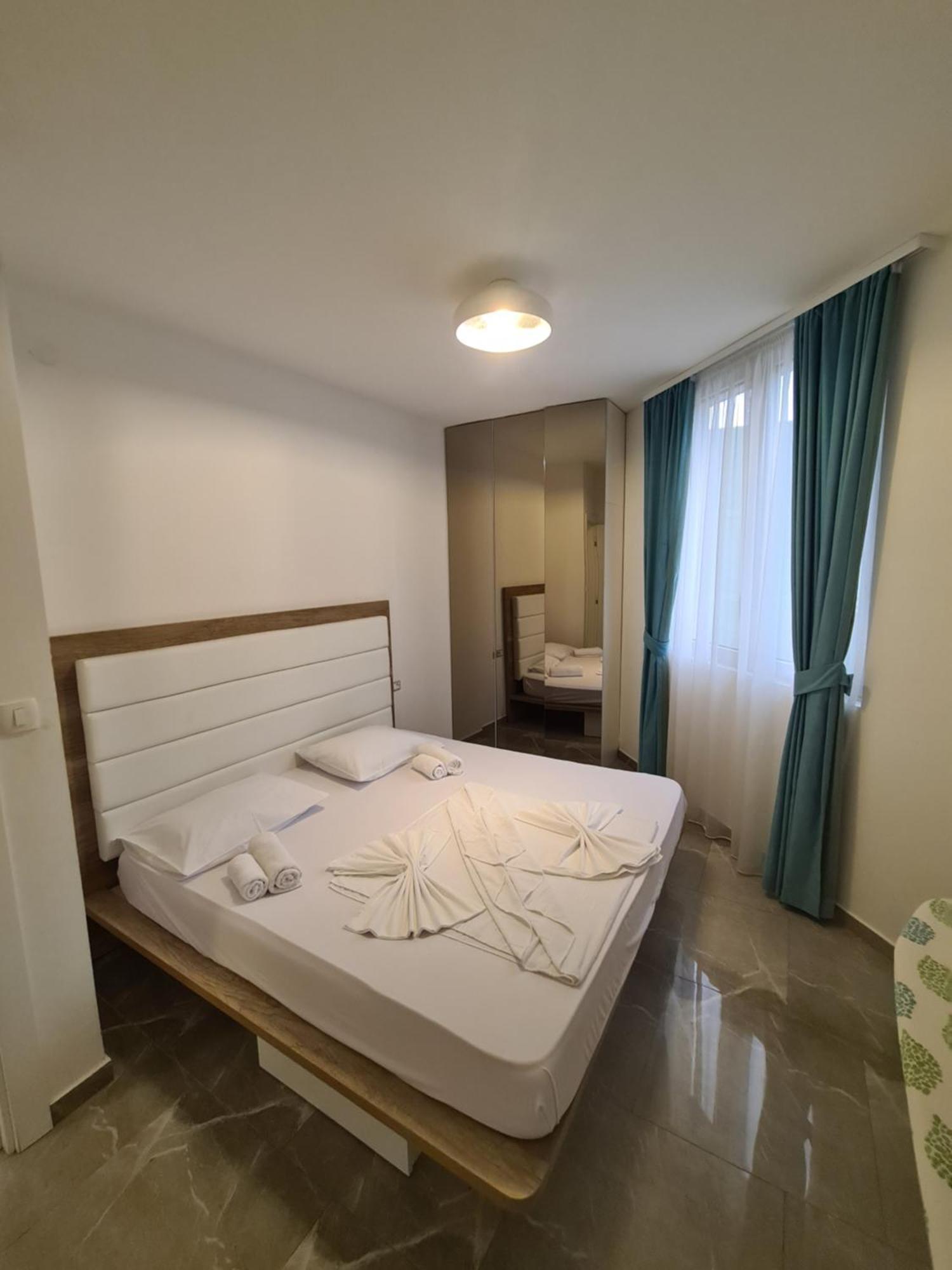 Aura Time Apartments Рафаиловичи Экстерьер фото